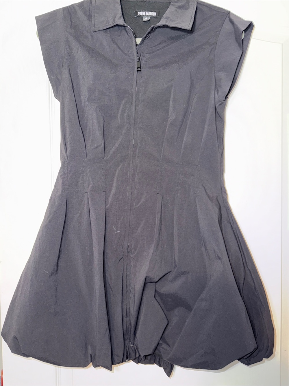 Steve Madden Black Cap-Sleeve Zip “Bubble” Mini Dress